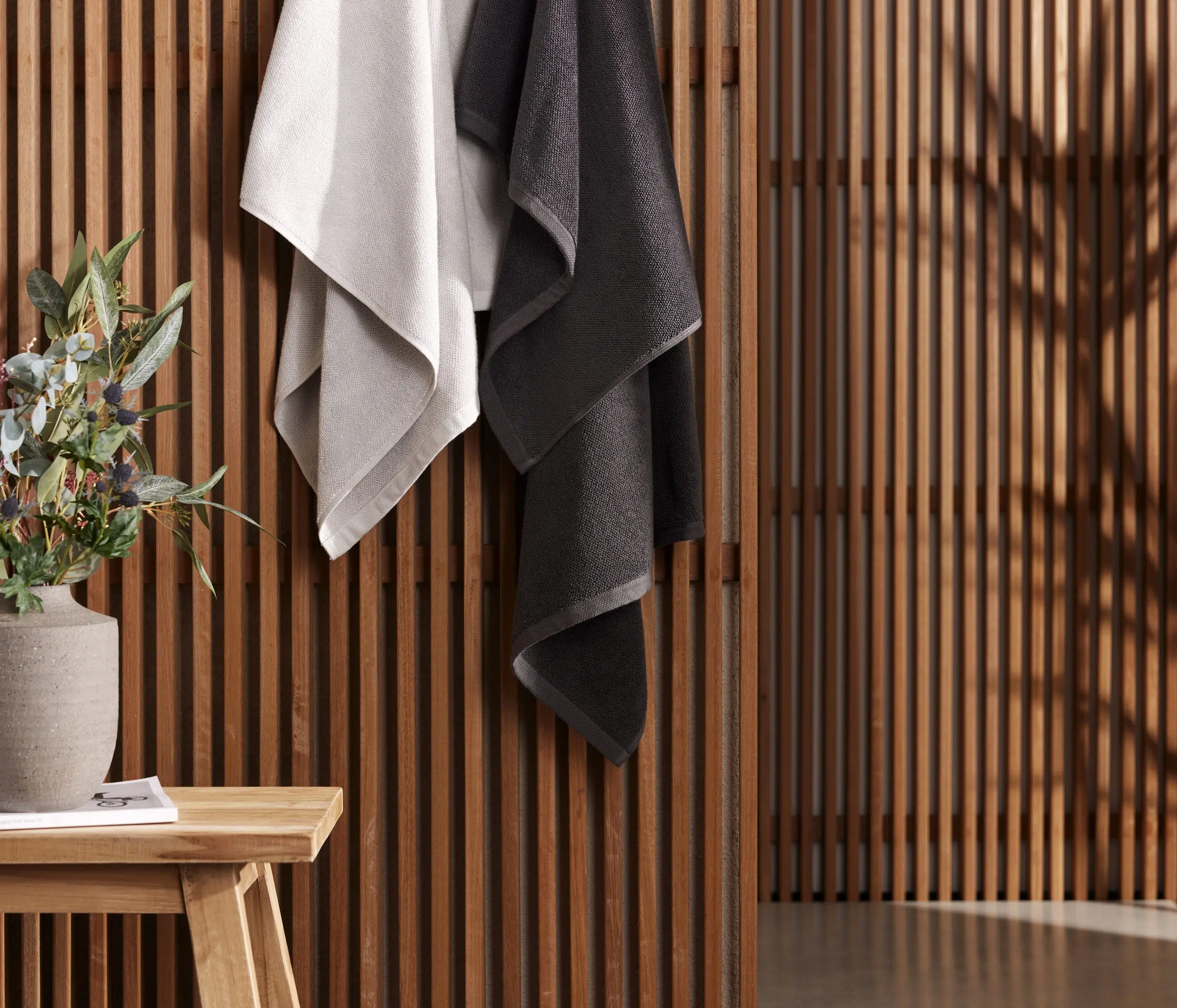 Hardwood Timber Screens close view